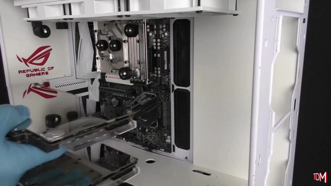 INSANE Custom Water Cooled Gaming PC Build -Time Lapse